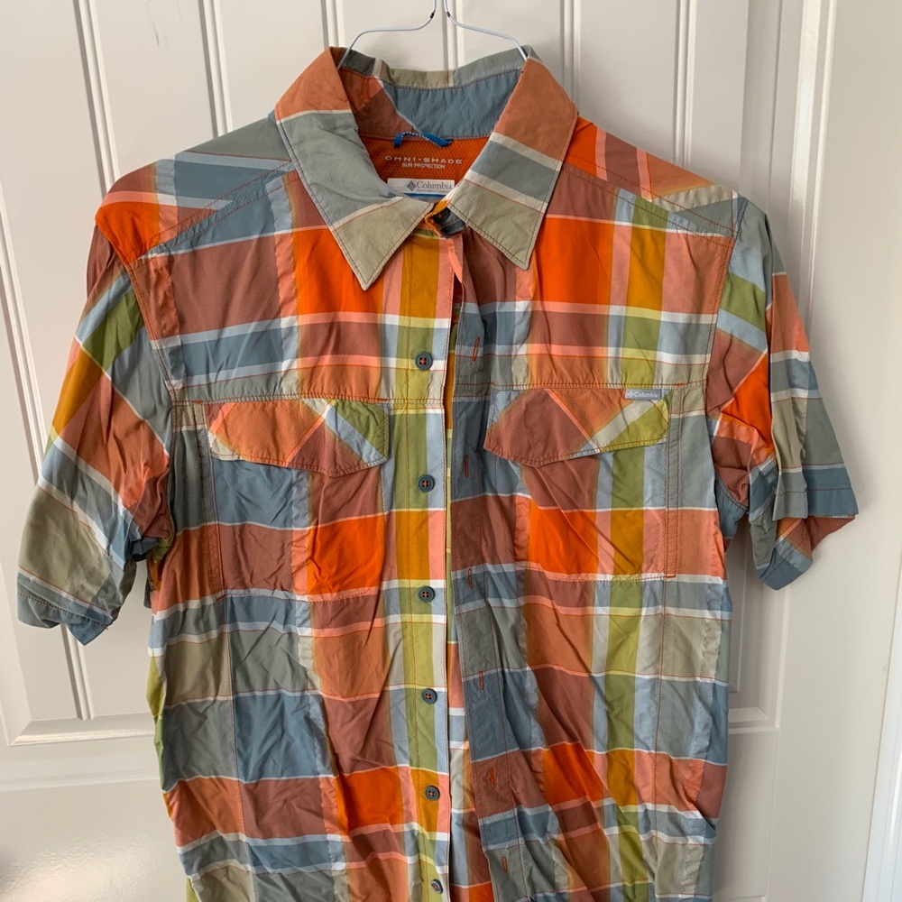 Columbia Performance Shirt- Medium